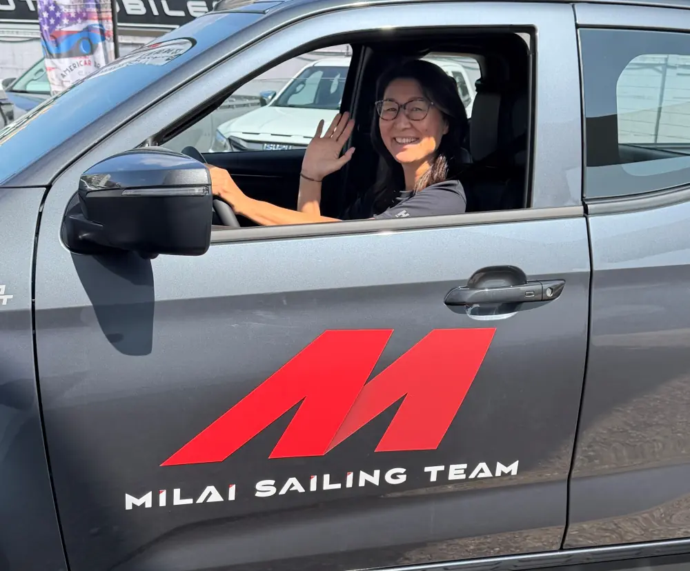 ISUZU D-MAX et camion Isuzu Trucks remis au team Masa Suzuki